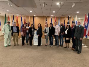 foto Artistas y miembros de la Junta Directiva del Comité